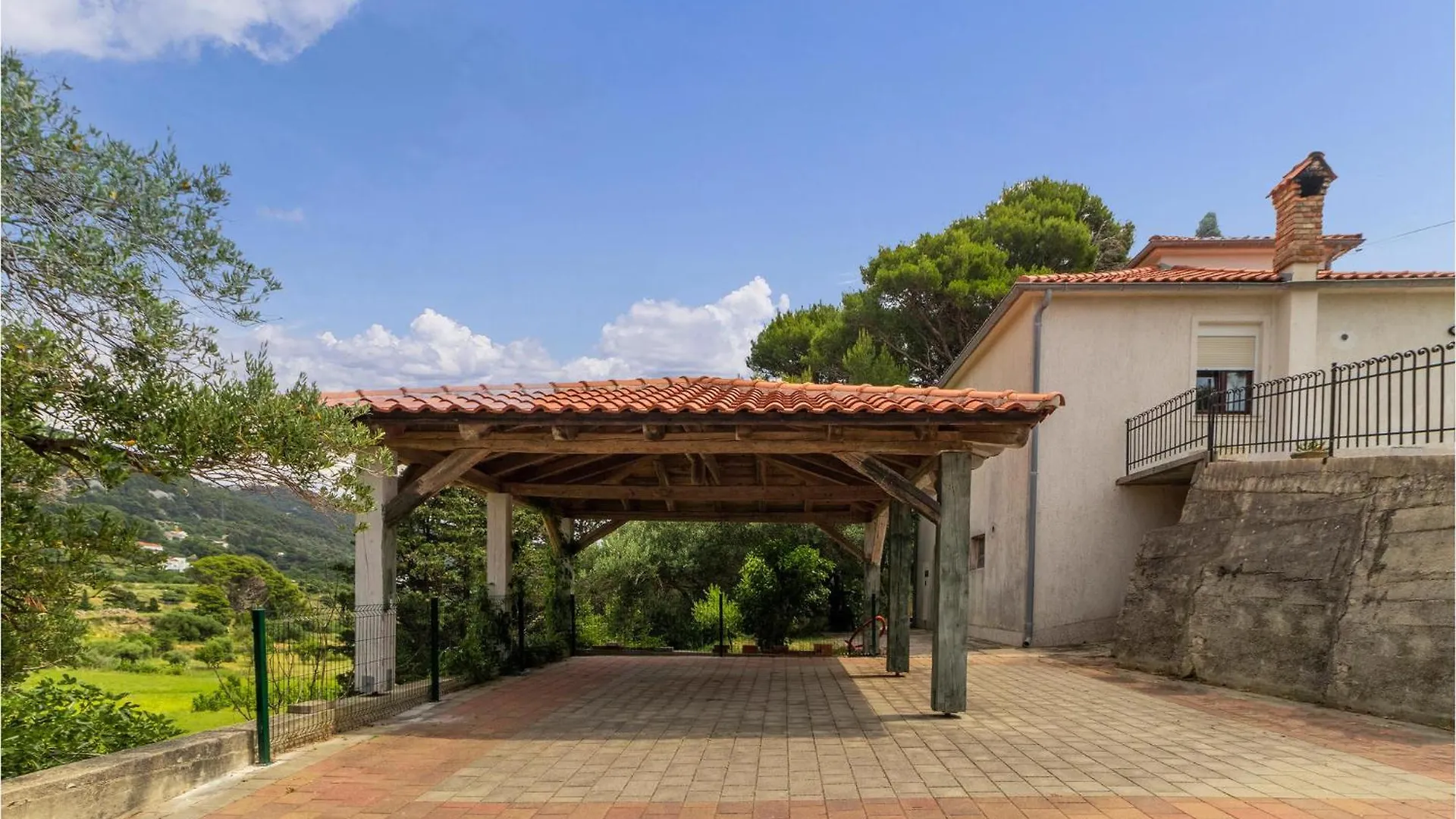 2 Bedroom Beautiful Home In Banjol