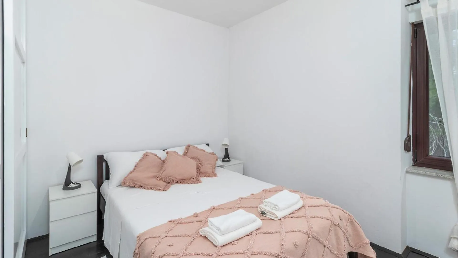 2 Bedroom Beautiful Home In Banjol