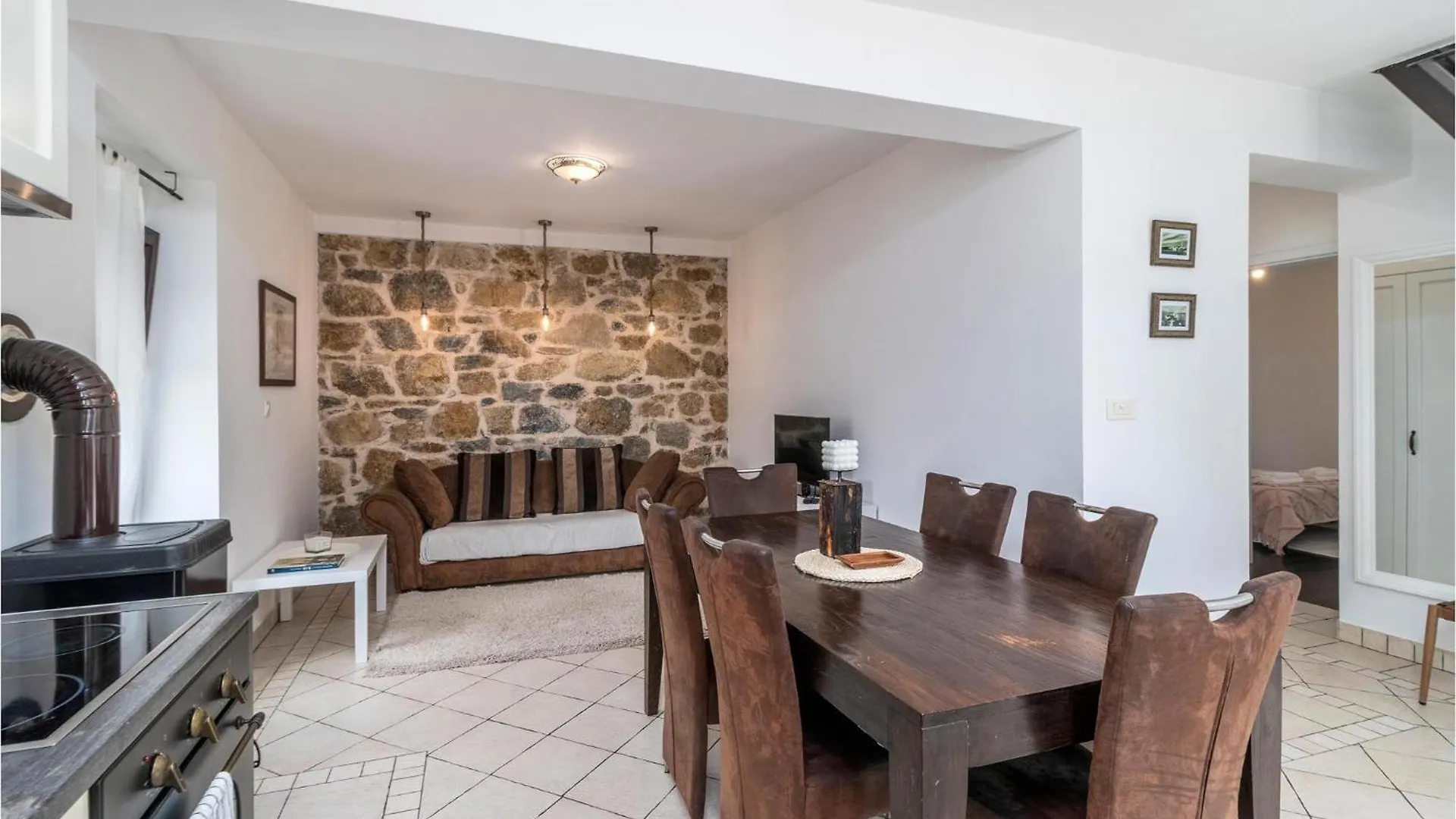 2 Bedroom Beautiful Home In Banjol Holiday home